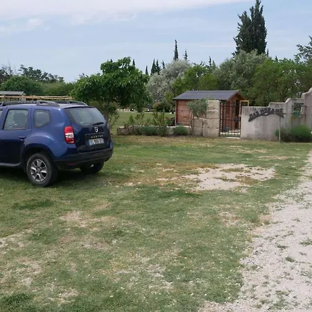 Mas Maurane - L'olivier Avec Prive Aux Portes D'arles Holiday home *